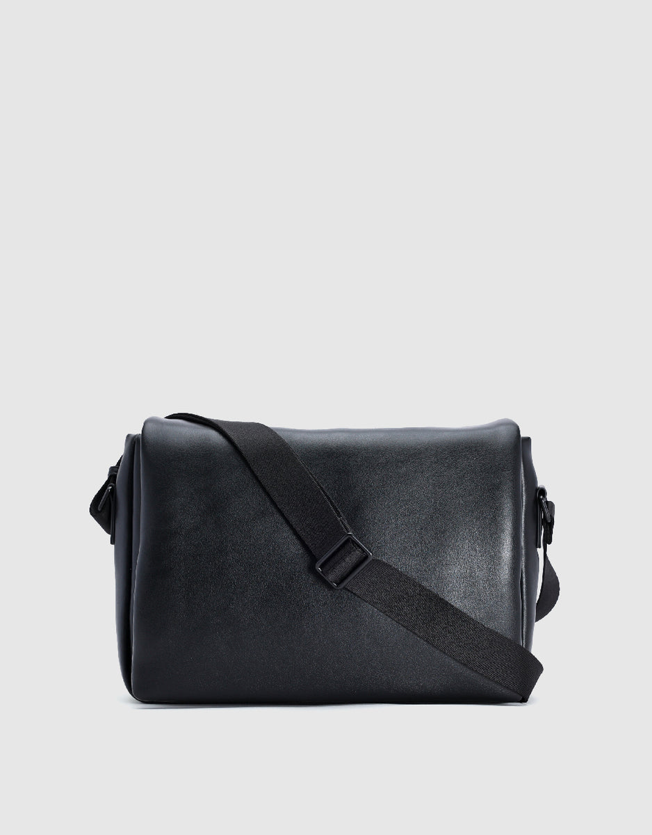 Vegan Leather Crossbody Bag – Urban Revivo